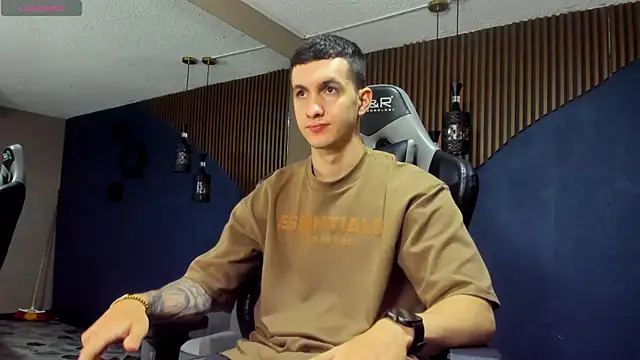 Snapshot of JacksonOlsenn chatting on January 2025 11:58:02 AM JacksonOlsenn online show from January 2025 11:58:02 AM