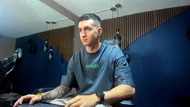 Snapshot of JacksonOlsenn chatting on January 2025 12:11:02 PM JacksonOlsenn online show from January 2025 12:11:02 PM