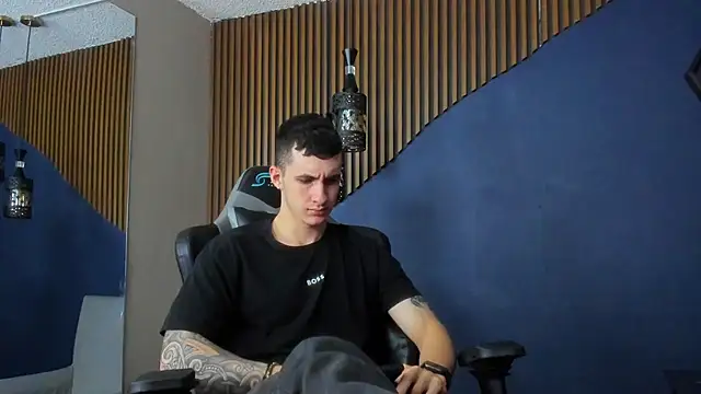 Snapshot of JacksonOlsenn chatting on February 2025 10:19:02 PM JacksonOlsenn online show from February 2025 10:19:02 PM