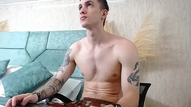 Snapshot of JacksonOlsenn chatting on February 2025 12:16:01 PM JacksonOlsenn online show from February 2025 12:16:01 PM