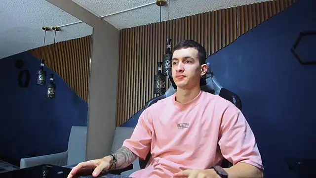 Snapshot of JacksonOlsenn chatting on February 2025 02:20:01 PM JacksonOlsenn online show from February 2025 02:20:01 PM