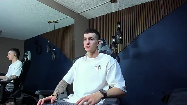 Snapshot of JacksonOlsenn chatting on February 2025 03:09:01 PM JacksonOlsenn online show from February 2025 03:09:01 PM