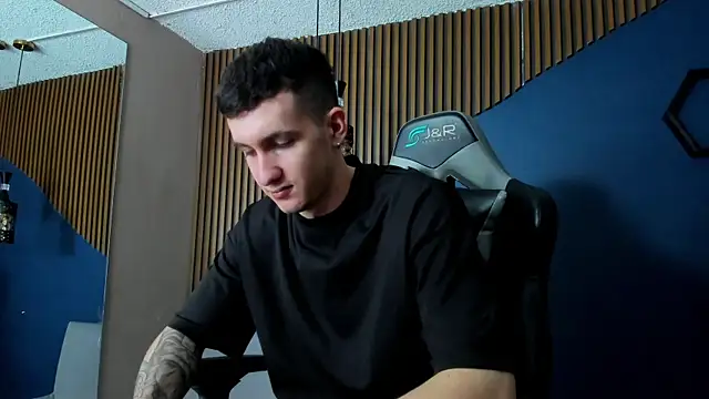 Snapshot of JacksonOlsenn chatting on February 2025 02:57:01 PM JacksonOlsenn online show from February 2025 02:57:01 PM