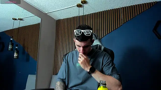 Snapshot of JacksonOlsenn chatting on February 2025 02:09:02 PM JacksonOlsenn online show from February 2025 02:09:02 PM