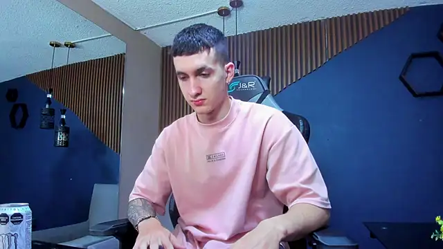 Snapshot of JacksonOlsenn chatting on March 2025 12:02:02 PM JacksonOlsenn online show from March 2025 12:02:02 PM