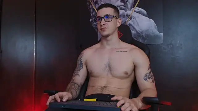 Snapshot of JacksonOlsenn chatting on October 2025 08:42:01 PM JacksonOlsenn online show from October 2025 08:42:01 PM