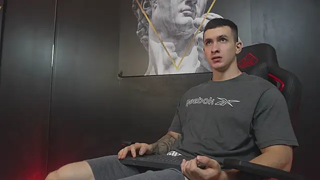 Snapshot of JacksonOlsenn chatting on November 2025 08:33:02 PM JacksonOlsenn online show from November 2025 08:33:02 PM