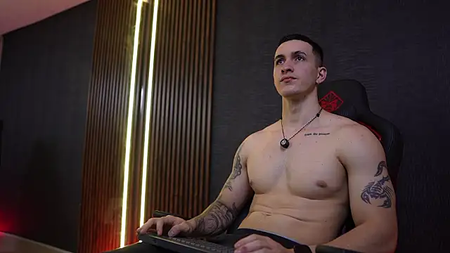 JacksonOlsenn online show from February 2026 08:57:02 PM