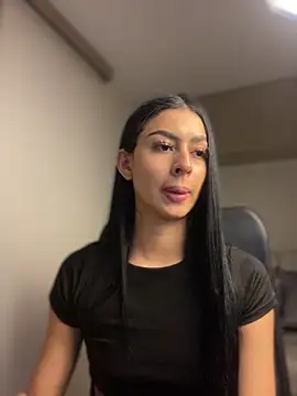 maddy bronw  online show from December 2024 12:07:01 AM