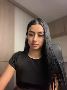 maddy bronw  online show from December 2024 06:17:02 AM