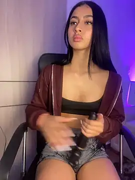 maddy bronw  online show from January 2025 10:17:01 PM