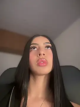 maddy bronw  online show from February 2025 12:52:02 AM