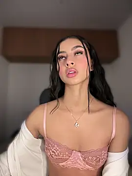 maddy bronw  online show from March 2025 11:37:01 PM