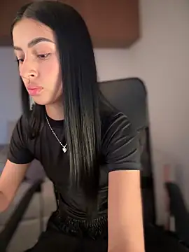 maddy bronw  online show from March 2025 06:23:02 PM