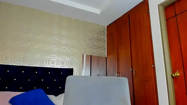 evelyn wine online show from February 2025 07:56:02 PM