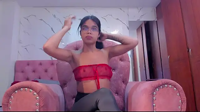 evelyn wine online show from November 2025 07:02:02 PM