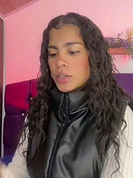 NINA 18 YEARS online show from December 2024 05:02:01 PM