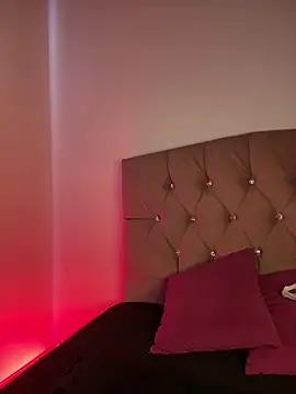 NINA 18 YEARS online show from September 2025 08:42:02 PM