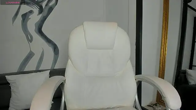 TinaJonnes  online show from February 2025 06:19:01 PM