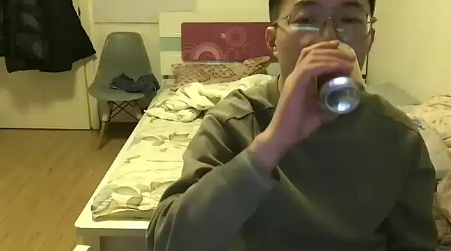 wang930115 online show from January 2025 04:36:01 PM