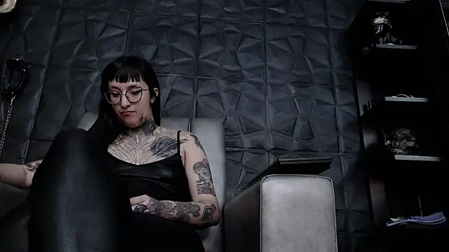 Agata Darkness online show from December 2025 11:12:01 PM