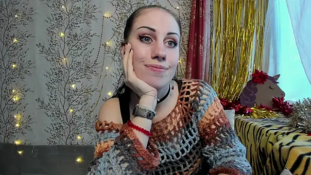 Snapshot of Mary0Lou chatting on December 2024 09:01:01 AM Mary0Lou online show from December 2024 09:01:01 AM