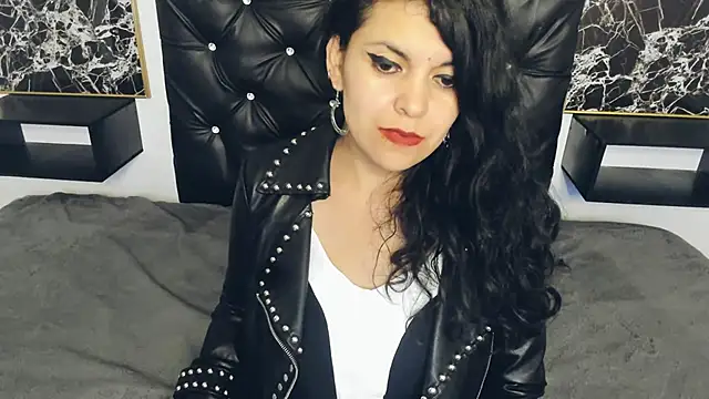 Snapshot of scarlett_w0lf chatting on January 2025 07:43:01 PM scarlett w0lf online show from January 2025 07:43:01 PM