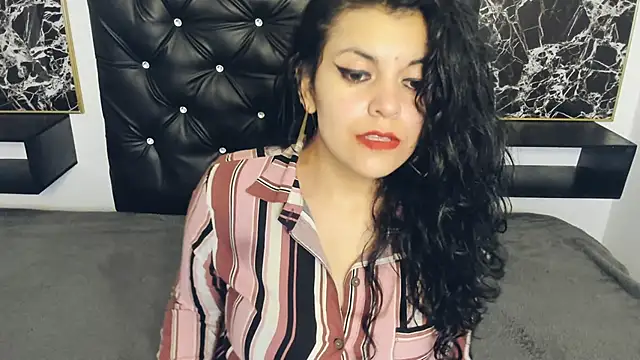 Snapshot of scarlett_w0lf chatting on February 2025 03:20:01 PM scarlett w0lf online show from February 2025 03:20:01 PM