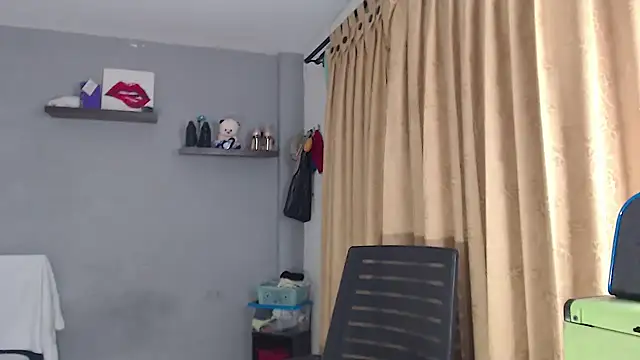 Snapshot of SusanLeroy chatting on February 2026 09:35:02 AM SusanLeroy online show from February 2026 09:35:02 AM