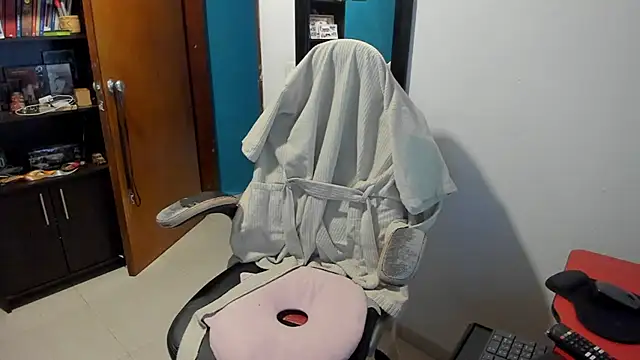 peanut tangerine online show from November 2025 11:04:01 PM