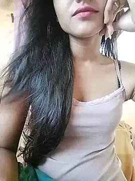 Snapshot of MISSQUEEN48 chatting on May 2026 06:21:03 AM MISSQUEEN48 online show from May 2026 06:21:03 AM