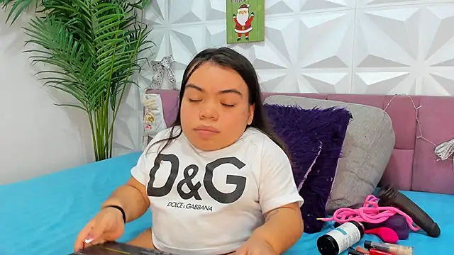 Snapshot of Michelle_Brooks chatting on December 2024 01:33:01 PM Michelle Brooks online show from December 2024 01:33:01 PM