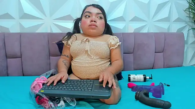 Snapshot of Michelle_Brooks chatting on January 2025 08:33:02 PM Michelle Brooks online show from January 2025 08:33:02 PM