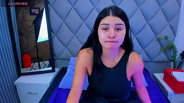 venusowen  online show from November 2025 01:43:02 PM