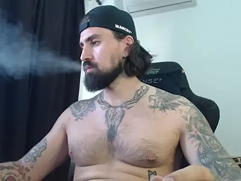 MateoHunk online show from September 2025 10:04:02 AM