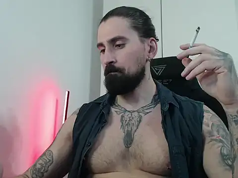 MateoHunk online show from November 2025 08:01:01 PM