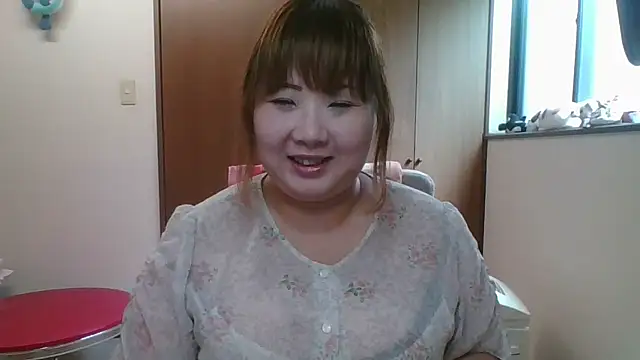 Snapshot of SAKU-RA-chan chatting on September 2025 05:18:02 AM SAKU-RA-chan online show from September 2025 05:18:02 AM