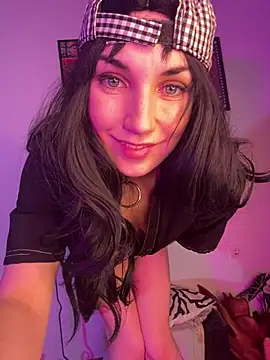 Sofia Poly online show from February 2026 04:17:01 PM