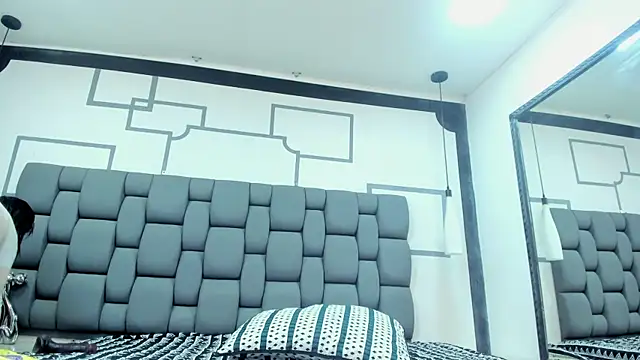 Jade squirtt online show from January 2025 11:00:01 AM