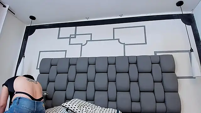 Jade squirtt online show from February 2025 10:59:01 AM