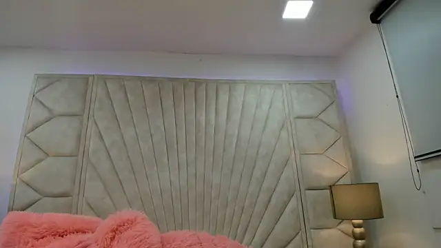 Jade squirtt online show from September 2025 05:40:02 PM