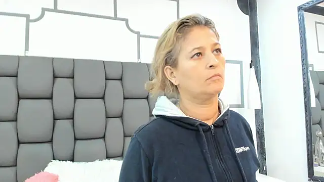 Jade squirtt online show from October 2025 11:38:02 AM