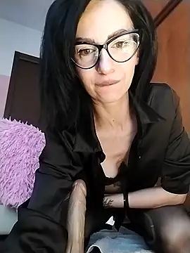 Snapshot of dahlia_82 chatting on May 2026 08:44:01 AM dahlia 82 online show from May 2026 08:44:01 AM