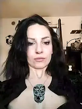 Snapshot of dahlia_82 chatting on July 2026 10:18:01 AM dahlia 82 online show from July 2026 10:18:01 AM