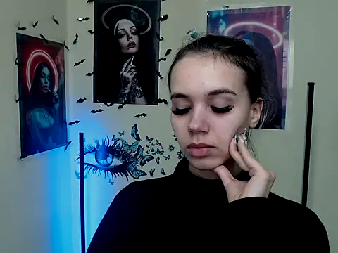  StAcY online show from November 2025 05:28:02 AM