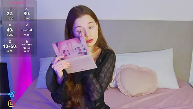 Lisa Moones online show from February 2025 06:24:02 PM