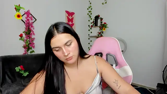 Emic  online show from February 2025 08:21:01 PM