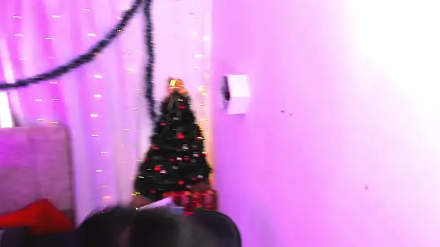 Little Ivy online show from December 2024 03:59:02 PM