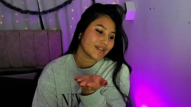 Little Ivy online show from January 2025 07:07:02 PM