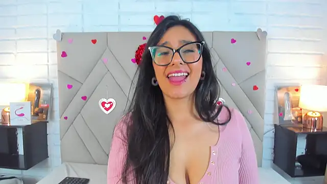 Isis Osman online show from February 2025 12:51:02 AM